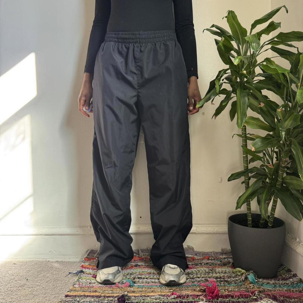 Vintage unisex Tek Gear‎ Baggy Track Pants Black Windbreaker size L